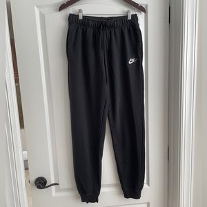 Nike Women’s Mid-Rise Joggers - size Small Tall - Black